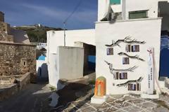 Διάβασμα με θέα το γαλάζιο της θάλασσας στην Κίμωλο!