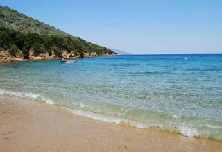 Αυτές είναι οι πιο όμορφες παραλίες της Αττικής που μπορείτε να κολυμπήσετε ΔΩΡΕΑΝ - Φωτογραφία 1