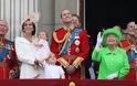 Ο χαιρετισμός της Πριγκίπισσας Charlotte στο μπαλκόνι που κάνει το γύρο του διαδικτύου... [photos]