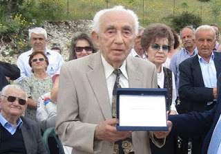 Τιμήθηκε ο γιατρός Αθ. Αθανασόπουλος για την συμβολή του στη διατήρηση της ιστορικής μνήμης του αγώνα των Σουλιωτών - Φωτογραφία 1