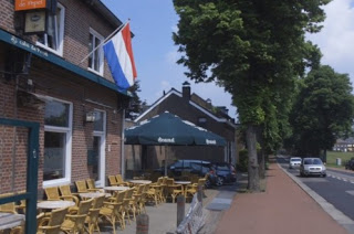 Μετακίνησε τα σύνορα Βελγίου-Ολλανδίας για να βρίσκεται η καφετέρια του σε βελγικό έδαφος! [photos] - Φωτογραφία 1