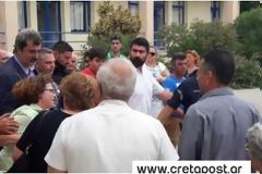 Εν μέσω διαμαρτυριών… αποχώρησε ο Πολάκης από το νοσοκομείο Ιεράπετρας