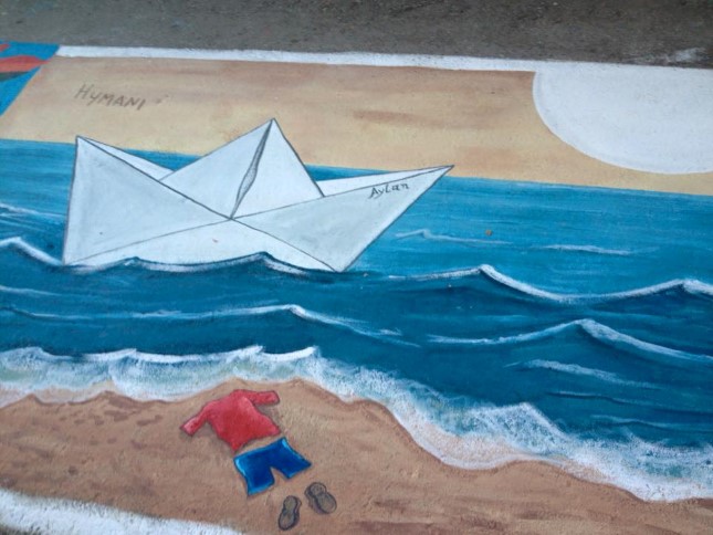 Το Matala Street Painting… είναι γεγονός – Πρωταγωνιστής ο «μικρός Αϊλάν» - Φωτογραφία 2
