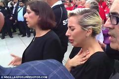ΞΕΣΠΑΣΕ σε κλάματα η Lady Gaga για τα θύματα του τρομοκρατικού χτυπήματος στο Ορλάντο [photos]