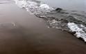 Έρευνα: Ακατάλληλες για κολύμβηση 57 παραλίες σε Αττική, Κορινθία, Εύβοια