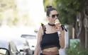 Έτσι διατηρεί αυτό το σώμα; Η Alessandra Ambrosio τρώει παγωτό! [photo] - Φωτογραφία 2