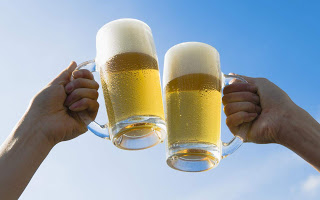 Σας δίνουμε 10 λόγους για να απολαύσετε μια παγωμένη μπύρα. Το ξέρατε ότι κάνει καλό στην υγεία; - Φωτογραφία 1