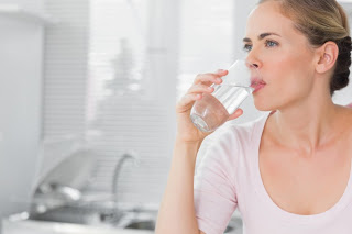 Το ήξερες; Πόσο νερό ΠΡΕΠΕΙ να πίνεις κάθε μέρα; - Φωτογραφία 1