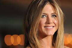 ΕΓΚΥΟΣ η Jennifer Aniston; Ορίστε τι απαντά η ίδια... [photo]
