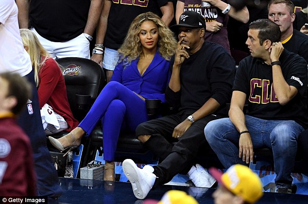 Η Βeyonce και ο Jay-Z στους τελικούς του ΝΒΑ [photos] - Φωτογραφία 4