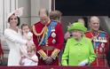 Η ΑΠΙΣΤΕΥΤΗ ΣΤΙΓΜΗ που η Βασίλισσα σκουντάει τον William για να... [video]