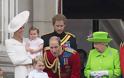 Η ΑΠΙΣΤΕΥΤΗ ΣΤΙΓΜΗ που η Βασίλισσα σκουντάει τον William για να... [video] - Φωτογραφία 2