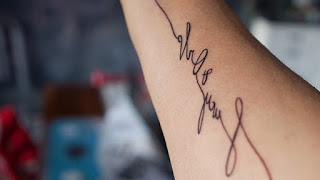 Φοιτητές εφηύραν μελάνι για τατουάζ που σβήνει όταν το βαρεθείς! - Φωτογραφία 1