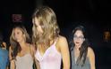 Jessica Alba: H girly εμφάνιση της σε βραδινή έξοδο με τις φίλες της [photos] - Φωτογραφία 2