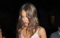 Jessica Alba: H girly εμφάνιση της σε βραδινή έξοδο με τις φίλες της [photos] - Φωτογραφία 4