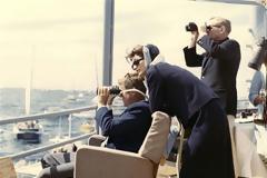 Γιατί ονόμασαν Jackie Onassis νέα πανάκριβα βραχιόλια;