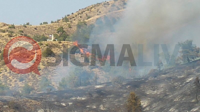 Μαίνεται η μεγάλη φωτιά στην Κύπρο - Νεκρός και 2ος δασοπυροσβέστης – ΦΩΤΟ - ΒΙΝΤΕΟ - Φωτογραφία 6