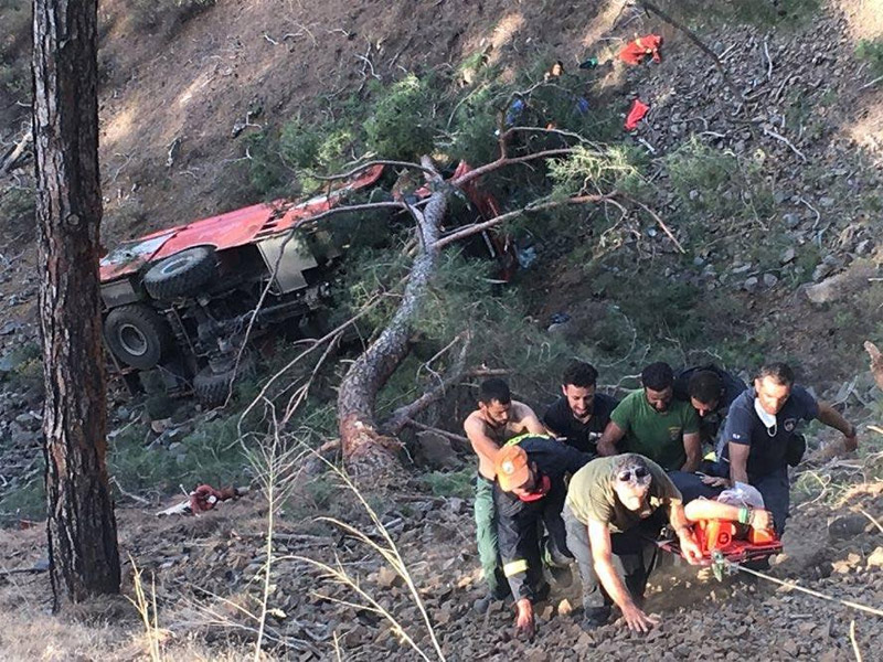 Τινάχθηκαν στον αέρα αποθήκες πυρομαχικών στα Σπήλια της Κύπρου - Κόλαση πυρός [φωτό] - Φωτογραφία 4