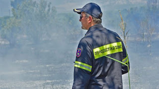 Άμεση συνδρομή της Περιφέρειας Αττικής στην αντιμετώπιση της πυρκαγιάς στον Βαρνάβα - Φωτογραφία 1