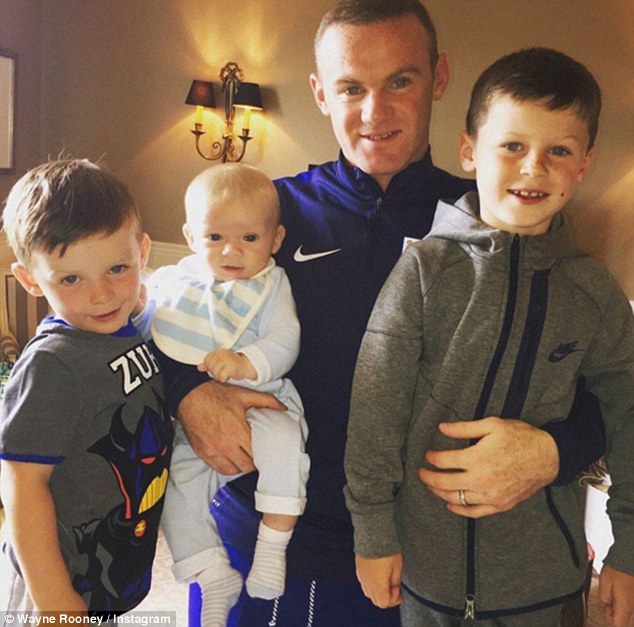 Ο Wayne Rooney ξεκουράζεται από το Euro μαζί με τους τρεις γιους του! [photo] - Φωτογραφία 2