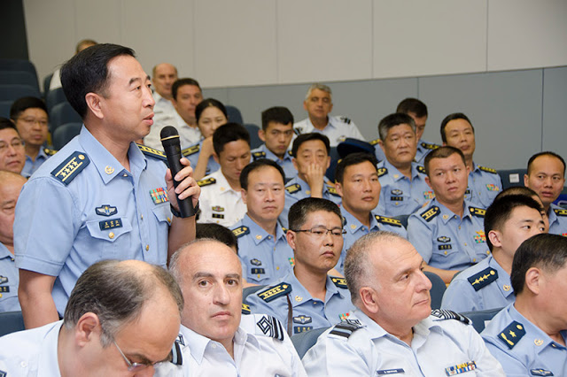 Επίσκεψη αντιπροσωπείας Ανώτατων Αξιωματικών της Λαϊκής Δημοκρατίας της Κίνας στο ΓΕΑ - Φωτογραφία 1