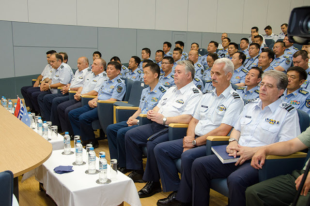 Επίσκεψη αντιπροσωπείας Ανώτατων Αξιωματικών της Λαϊκής Δημοκρατίας της Κίνας στο ΓΕΑ - Φωτογραφία 11