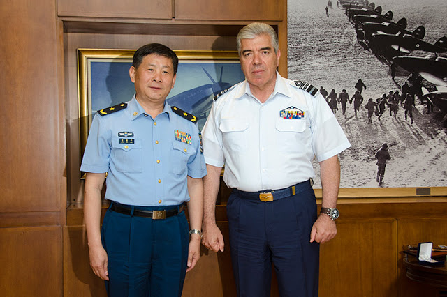 Επίσκεψη αντιπροσωπείας Ανώτατων Αξιωματικών της Λαϊκής Δημοκρατίας της Κίνας στο ΓΕΑ - Φωτογραφία 6