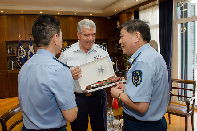 Επίσκεψη αντιπροσωπείας Ανώτατων Αξιωματικών της Λαϊκής Δημοκρατίας της Κίνας στο ΓΕΑ - Φωτογραφία 7