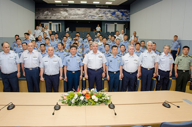 Επίσκεψη αντιπροσωπείας Ανώτατων Αξιωματικών της Λαϊκής Δημοκρατίας της Κίνας στο ΓΕΑ - Φωτογραφία 9