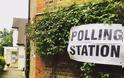 Είναι τρελοί οι Βρετανοί: Ψηφίζουν όπου βρουν - Εκλογικά κέντρα σε γκαράζ, νεκροταφεία, σπίτια και... [photos] - Φωτογραφία 7