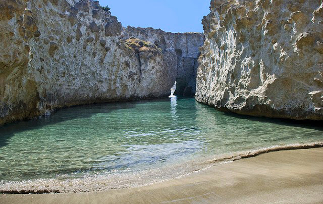 Πάμε Μήλο! Οι εντυπωσιακότερες παραλίες του νησιού [photos] - Φωτογραφία 6