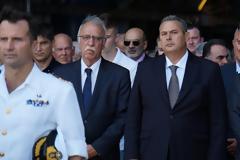 Η πολιτική και στρατιωτική ηγεσία του ΥΠΕΘΑ στην τελετή ύψωσης Σημαίας και ονοματοδοσίας των υποβρυχίων «ΜΑΤΡΩΖΟΣ» και «ΚΑΤΣΩΝΗΣ»