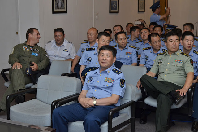 Επίσκεψη Αντιπροσωπείας Ανώτατων Αξιωματικών της Λαϊκής Δημοκρατίας της Κίνας στη ΣΙ και σε Μονάδες της ΠΑ - Φωτογραφία 15
