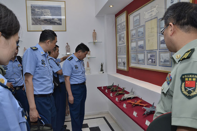 Επίσκεψη Αντιπροσωπείας Ανώτατων Αξιωματικών της Λαϊκής Δημοκρατίας της Κίνας στη ΣΙ και σε Μονάδες της ΠΑ - Φωτογραφία 18