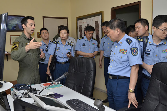 Επίσκεψη Αντιπροσωπείας Ανώτατων Αξιωματικών της Λαϊκής Δημοκρατίας της Κίνας στη ΣΙ και σε Μονάδες της ΠΑ - Φωτογραφία 19