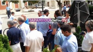 Αποδοκιμασίες σε Ελληνα υφυπουργό: Nτροπή σου απατεώνα, αλήτες και ψεύτες... [video] - Φωτογραφία 1