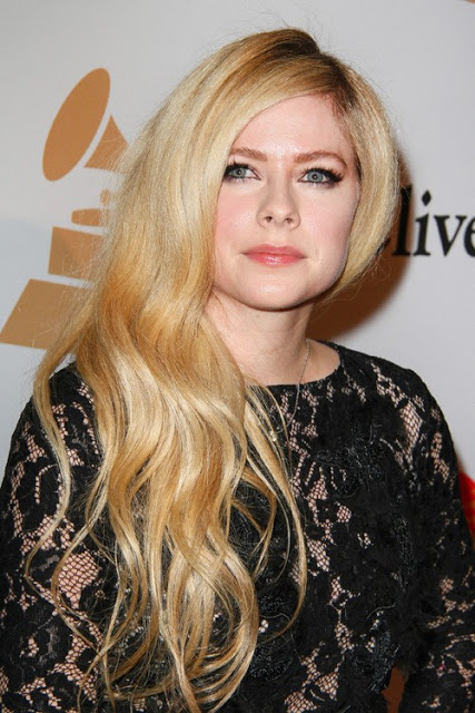 Δείτε πώς είναι σήμερα η Avril Lavigne! [photos] - Φωτογραφία 3