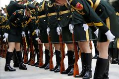 ΑΠΟΛΥΤΗ Στρατιωτική πειθαρχία μέσα από 22 φωτογραφίες...