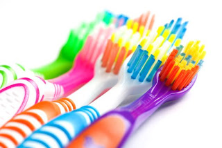 Μια μέση οδοντόβουρτσα μπορεί να περιέχει 10 εκατομμύρια βακτήρια! - Φωτογραφία 1