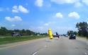 Τρομακτικό ατύχημα με μοτοσυκλετιστή που κόβει την ανάσα λόγω ενός στρώματος [video]