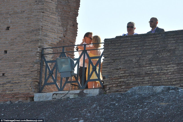 Ρομαντικό τετ α τετ της Taylor Swift και του Tom Hiddleston στη Ρώμη [photos] - Φωτογραφία 2