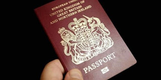 Απίστευτο! Πατέρας πέταξε από Λονδίνο για Ισπανία με το διαβατήριο της κόρης του - Φωτογραφία 1