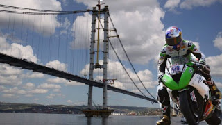 Kawasaki H2R εγκαινιάζει γέφυρα με 400 km/h! [video] - Φωτογραφία 1