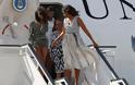 Το «στριπτίζ» της κόρης του Ομπάμα ενώ έβγαινε απ' το αεροπλάνο - Φωτογραφία 1