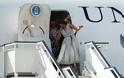 Το «στριπτίζ» της κόρης του Ομπάμα ενώ έβγαινε απ' το αεροπλάνο - Φωτογραφία 2