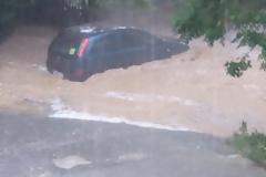 Απαράδεκτη η εικόνα του Ωραιοκάστρου απο την καλοκαιρινή μπόρα