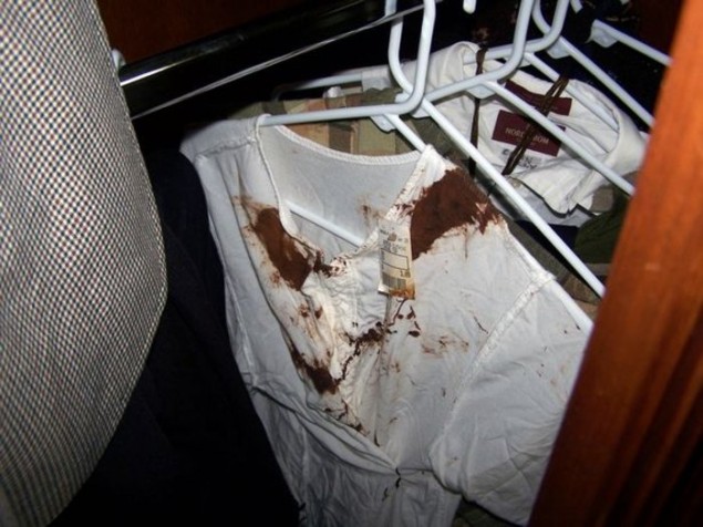 Ναρκωτικά, αίμα, βωμός μωρών: Φωτογραφίες φρίκης στο δωμάτιο όπου πέθανε ο Τζάκσον - Φωτογραφία 2
