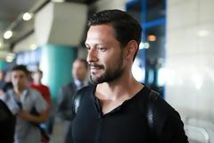 Η ΑΦΙΞΗ ΤΟΥ ΝΤΕ ΛΑ ΜΠΕΓΙΑ ΣΕ ΒΙΝΤΕΟ ΚΑΙ ΦΩΤΟΓΡΑΦΙΕΣ!