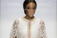 Διαφορετική ομορφιά: Η Winnie Harlow έκλεψε τις εντυπώσεις στην εβδομάδα μόδας στο Παρίσι