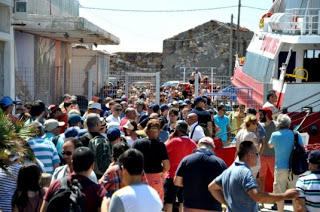 Φιάσκο η απόπειρα εισόδου εκατοντάδων Τούρκων επισκεπτών στη Χίο [video] - Φωτογραφία 1